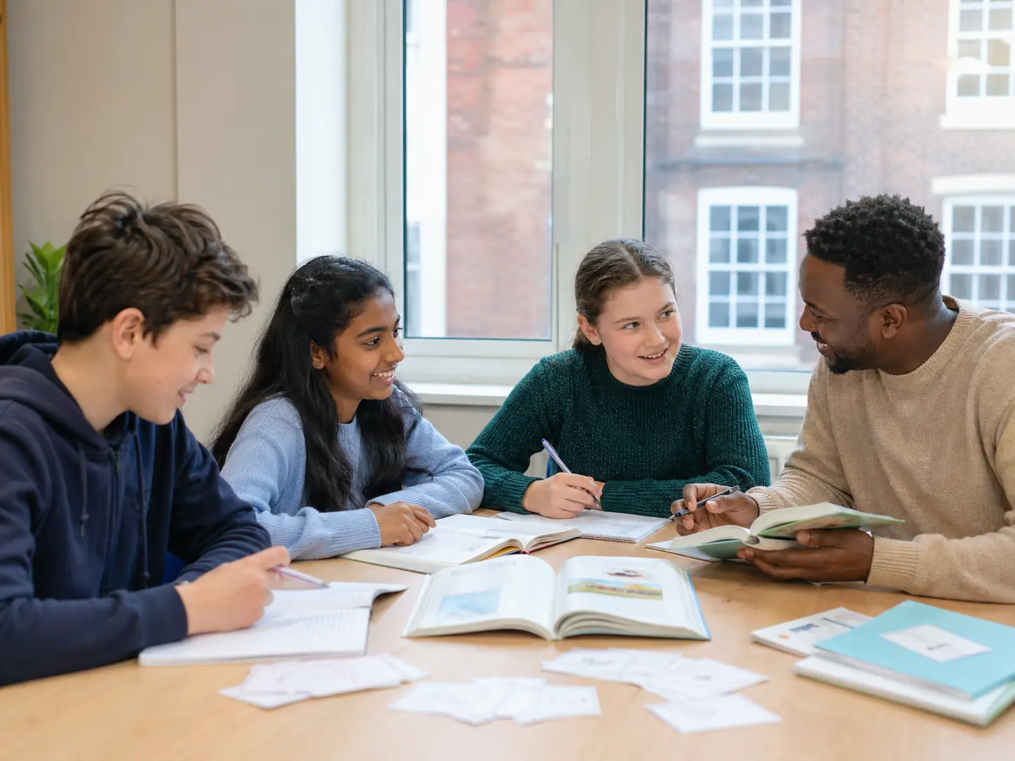 Tutor discussing reading analysis